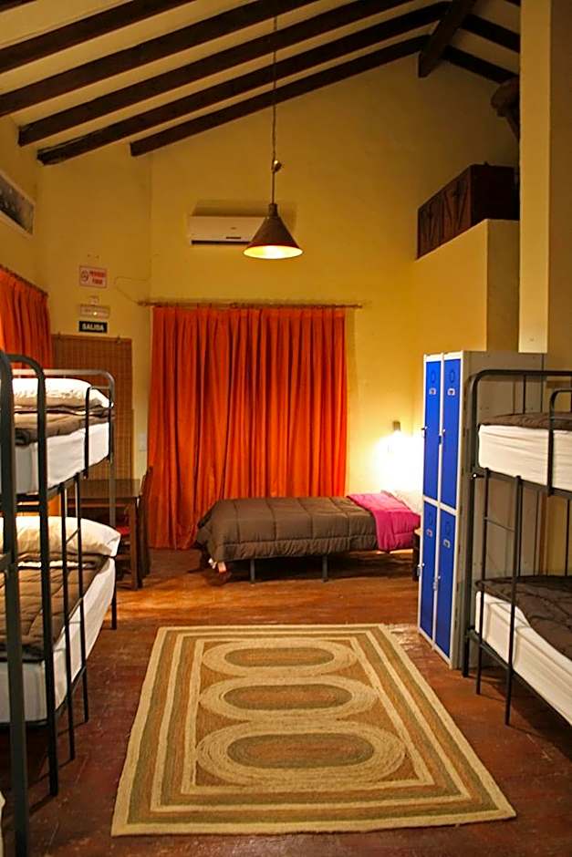 Casa Antiquary - Albergue Turístico