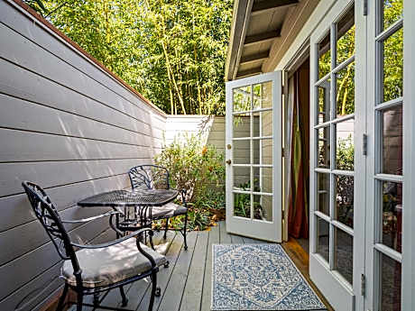 Queen Room with Garden View