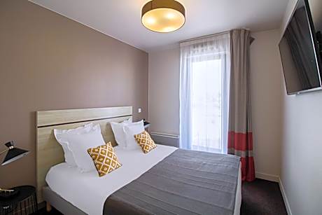 One Bedroom Apartment