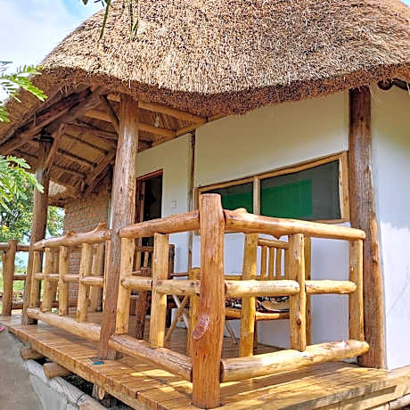 Songbird Safari Lodge & Campsite