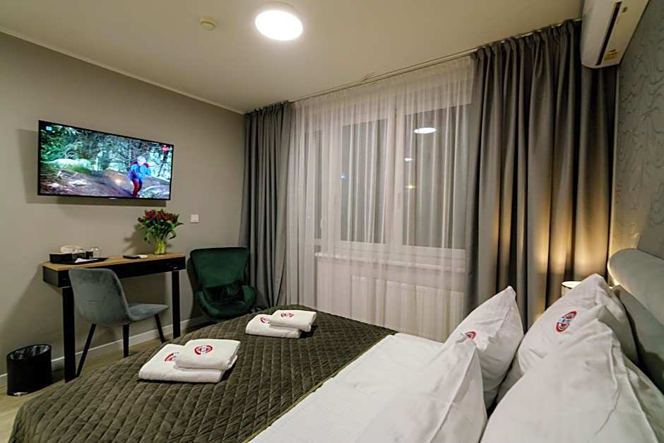 Kamienica no 111a Warsaw Airport