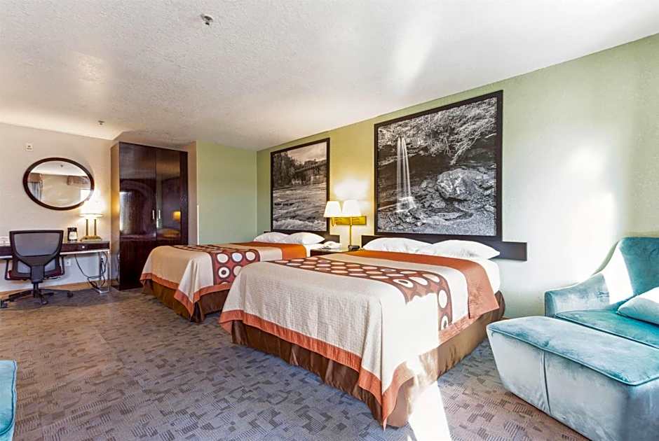 Super 8 by Wyndham Uniontown PA