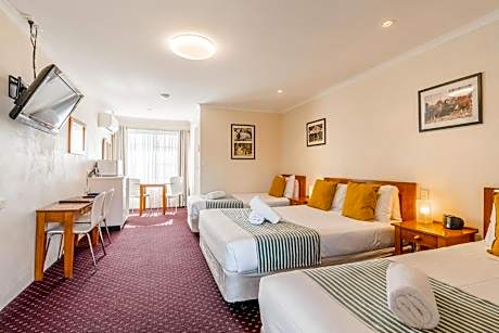 Medium Family Room