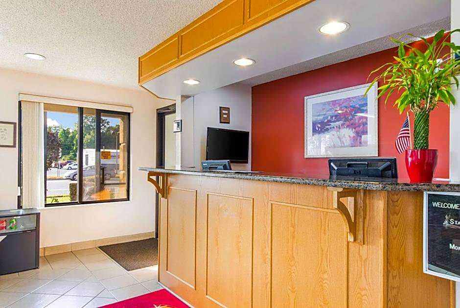Econo Lodge Norwalk