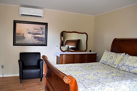 Queen Room with Kitchenette