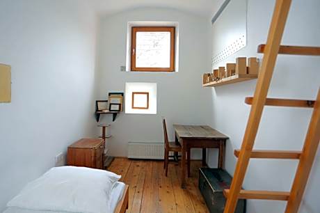 Twin Room with Shared Toilet