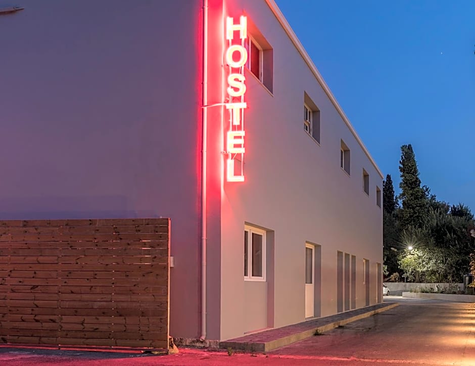 Local Hostel & Suites