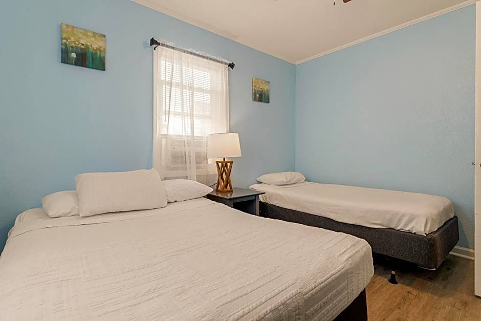 Oceanside Court by KEES Vacations