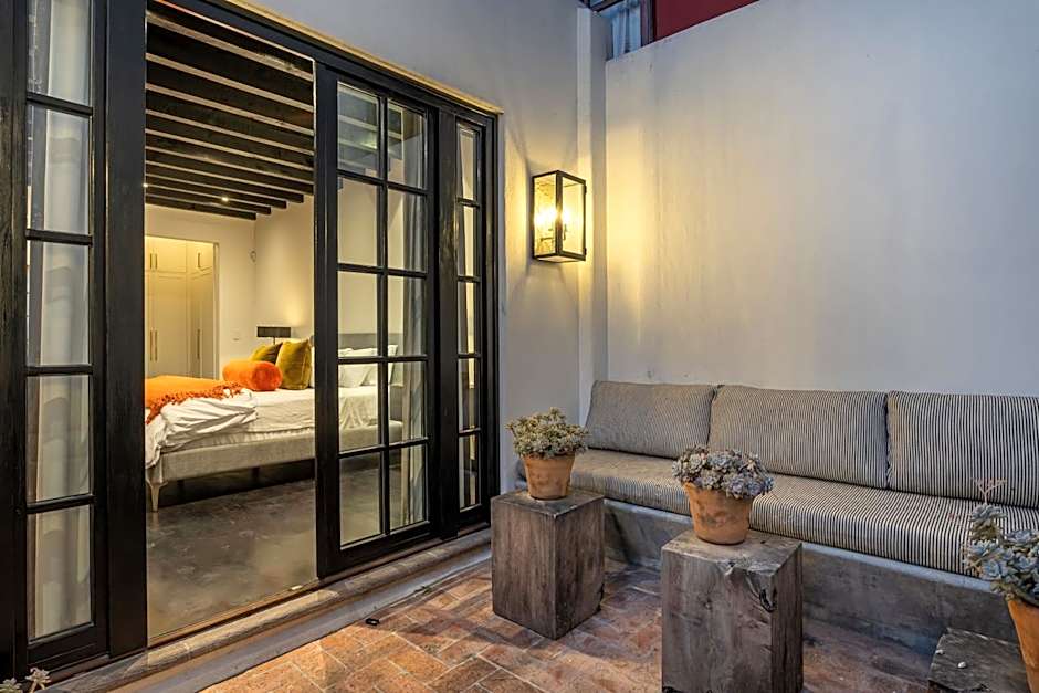 Villa Garita, 6BR Designer Villa with Heated Pool in Centro