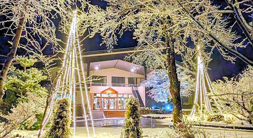 Holiday House Green Garden