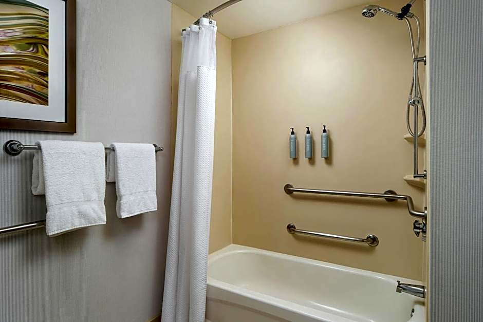 Courtyard by Marriott Akron Stow