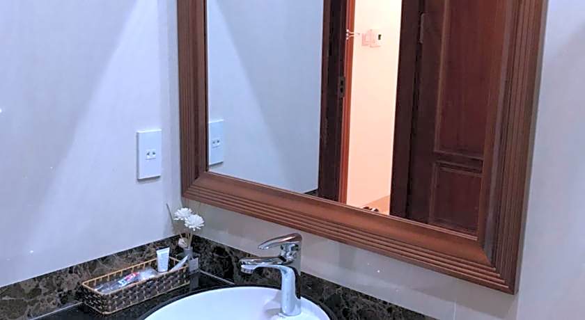 Binh Minh Riverside Hotel