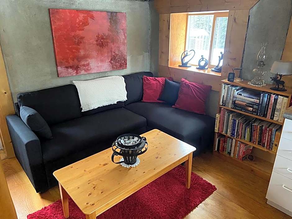 Vines and Puppies Hideaway