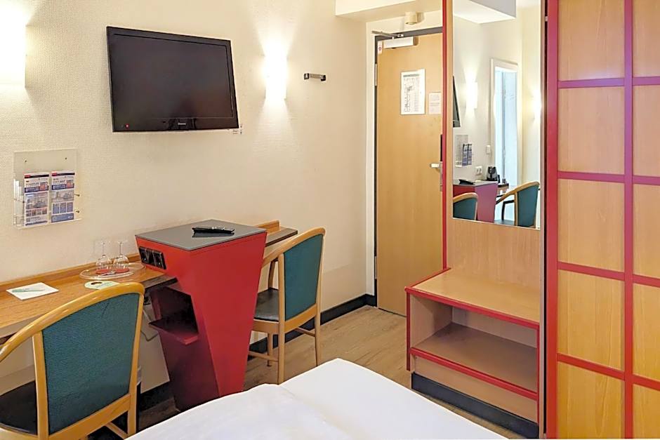 Garner Hamburg Wandsbek Marktplatz By IHG