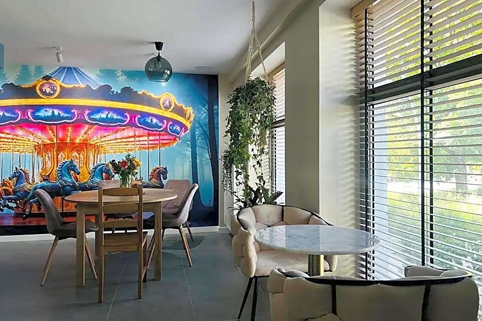 Avion Hotel