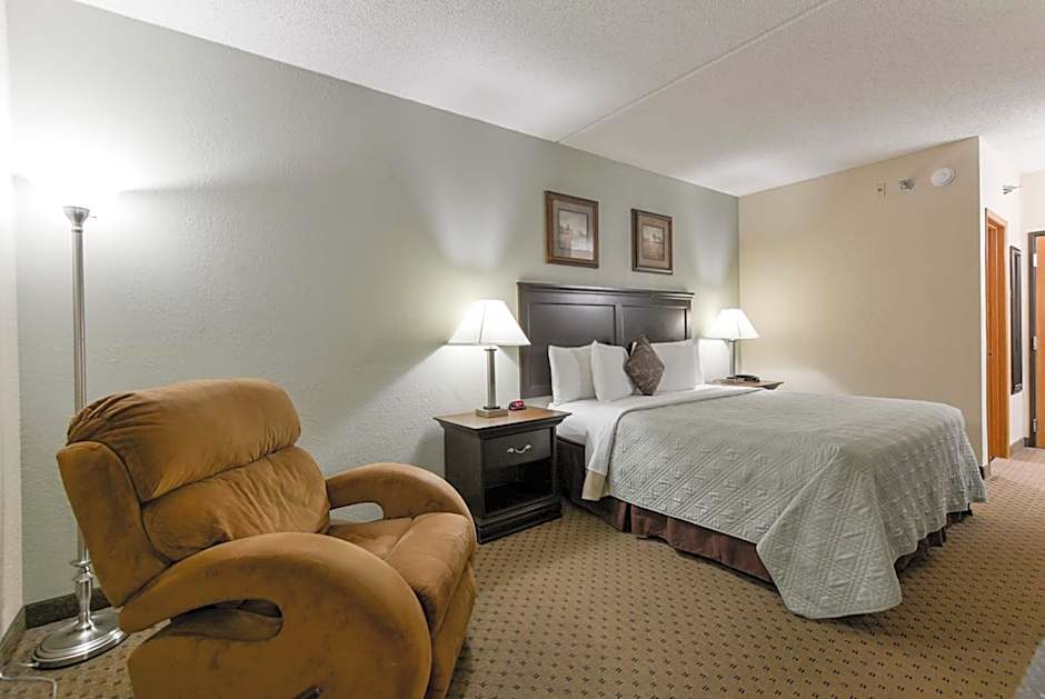 Grand View Inn & Suites