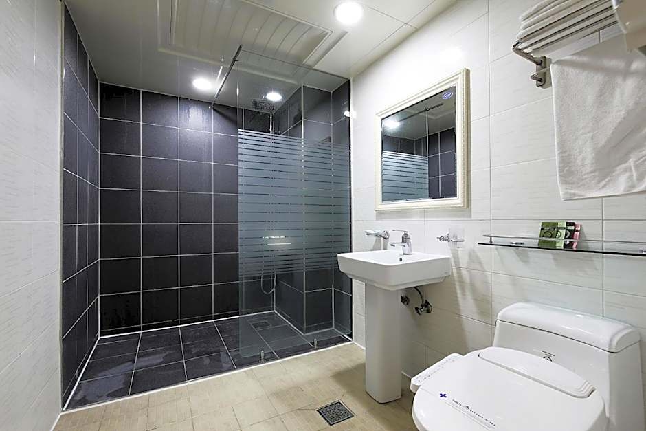 White Tourist Hotel