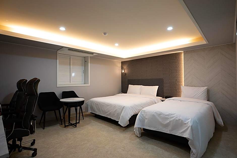 NINE HOTEL