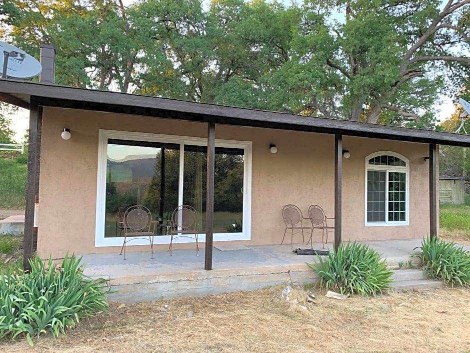 Mountain Trail Lodge and Vacation Rentals