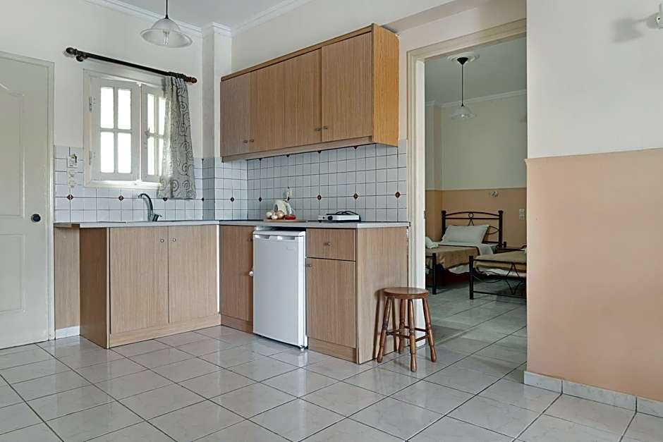 Sandy Maria studio 501