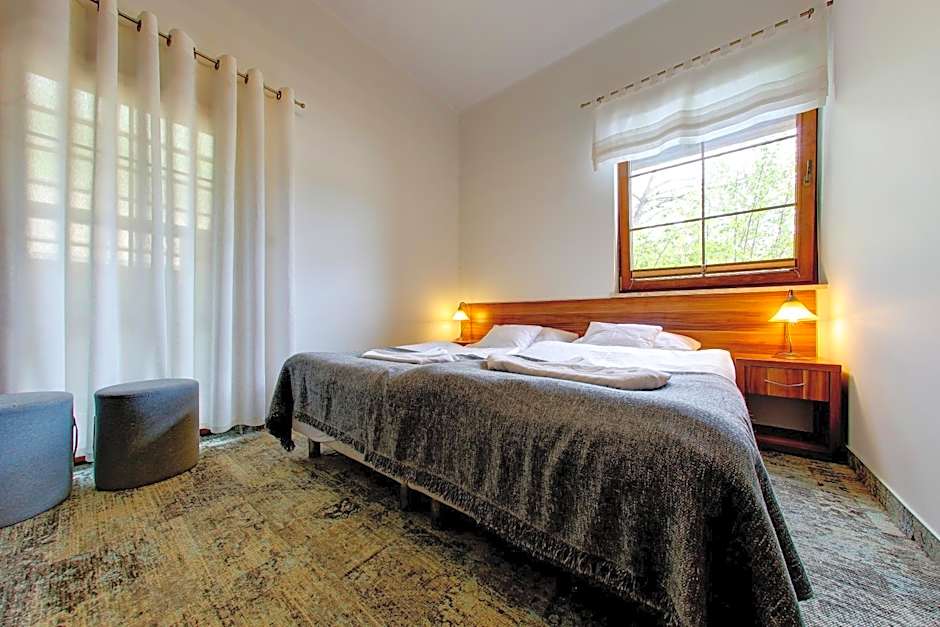 POD DEBEM Kompleks Zeglarsko-Rekreacyjny