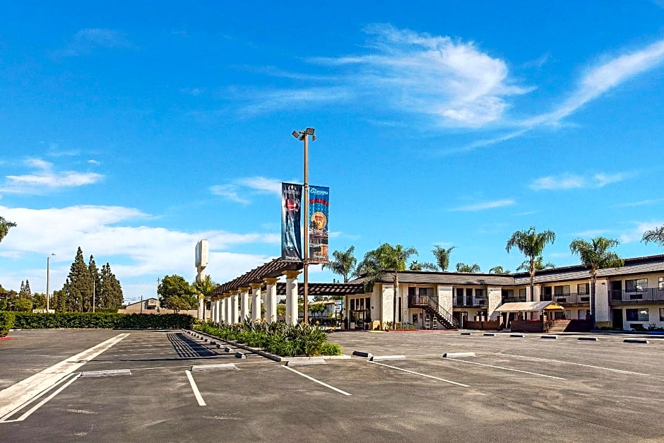 Stanford Inn And Suites Anaheim