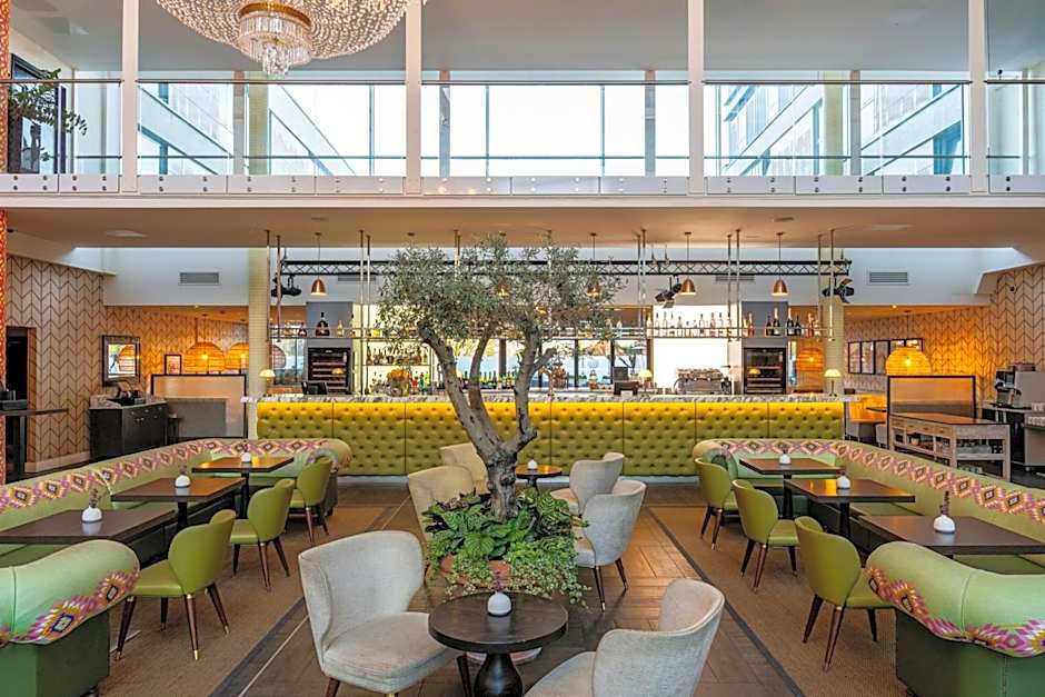 Guildford Harbour Hotel