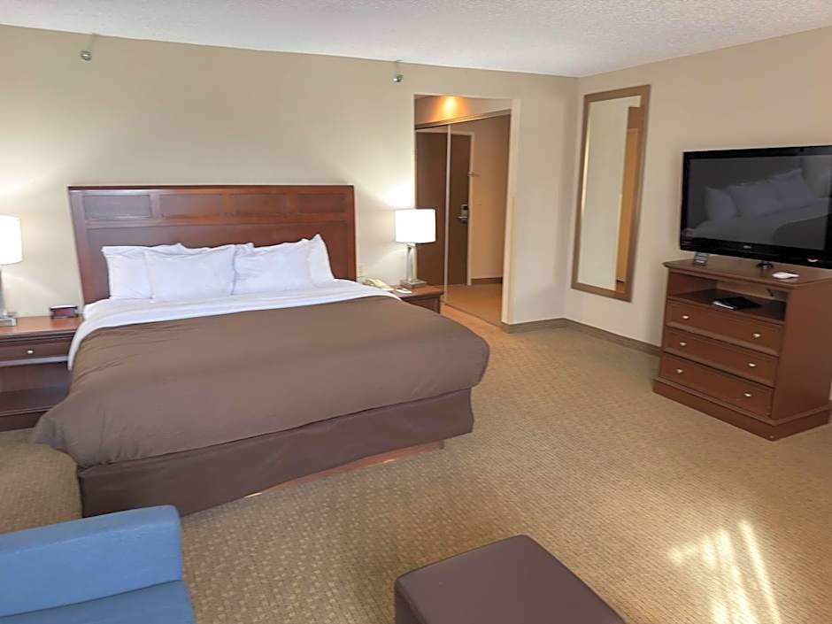 Wingate by Wyndham Utica