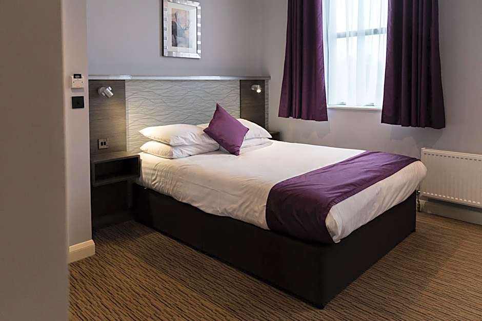 Hogs Back Hotel & Spa