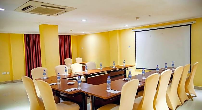 Tiffany Diamond Hotels - Makunganya Street