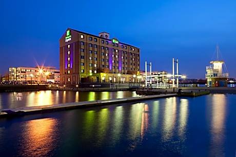 Holiday Inn Express Manchester - Salford Quays By IHG