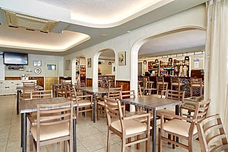 APARTAMENTOS CASA LUIS by INVISA