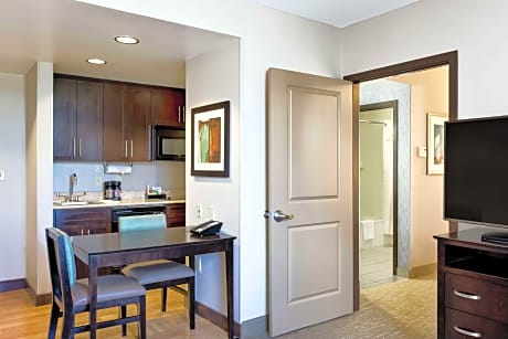 2Qn Mobility/Hearing Access Ri Shwr Ste Nsmk