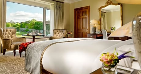 Abbey Classic King Room