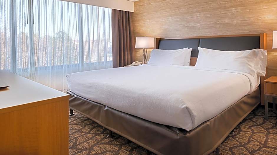 Holiday Inn Hotel & Suites Warren By IHG