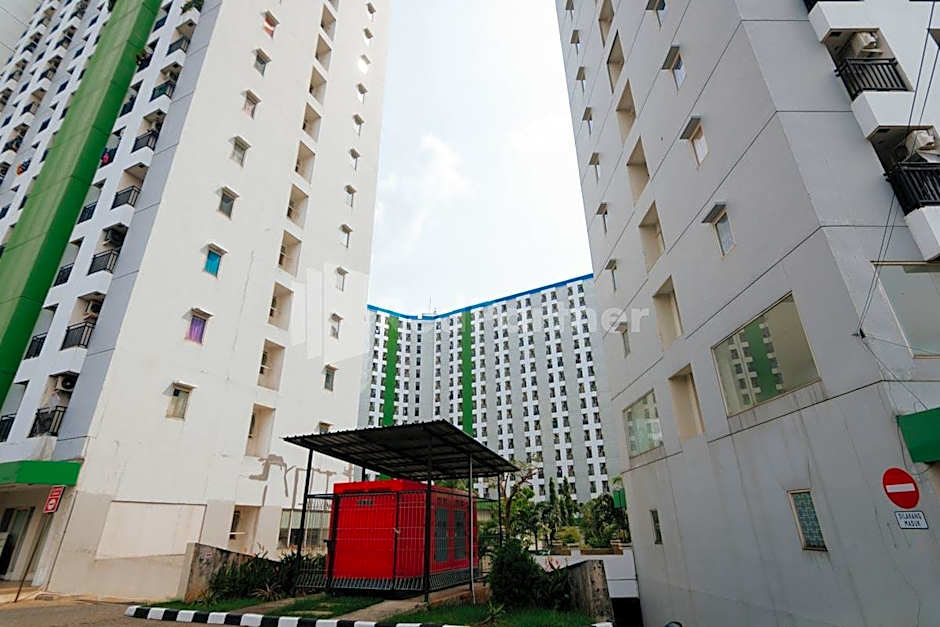 RedLiving Apartemen Green Lake View Ciputat Syafa Property Tower E