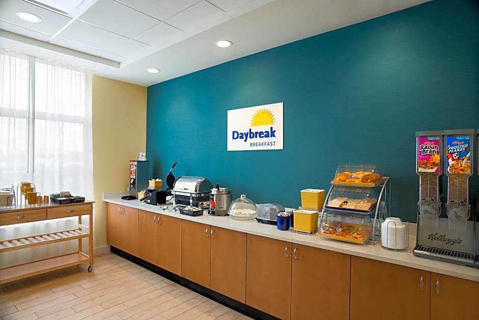 Days Inn & Suites by Wyndham Belmont