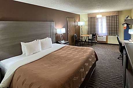 1 King Bed Nonsmoking