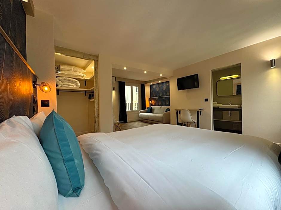 Nation Montmartre Hotel