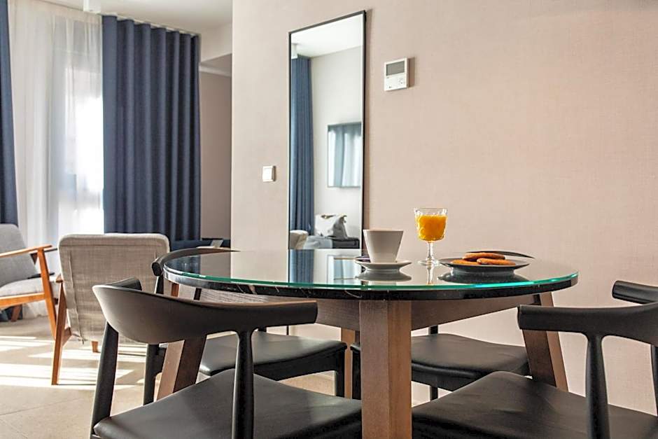 Ramirez Flats Valencia