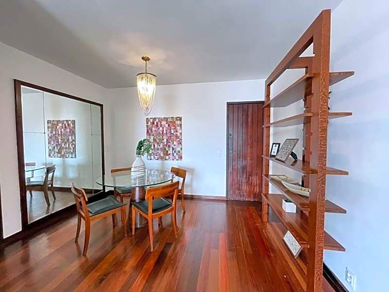 MS145. Excelente apartamento em andar alto no Arpoador!