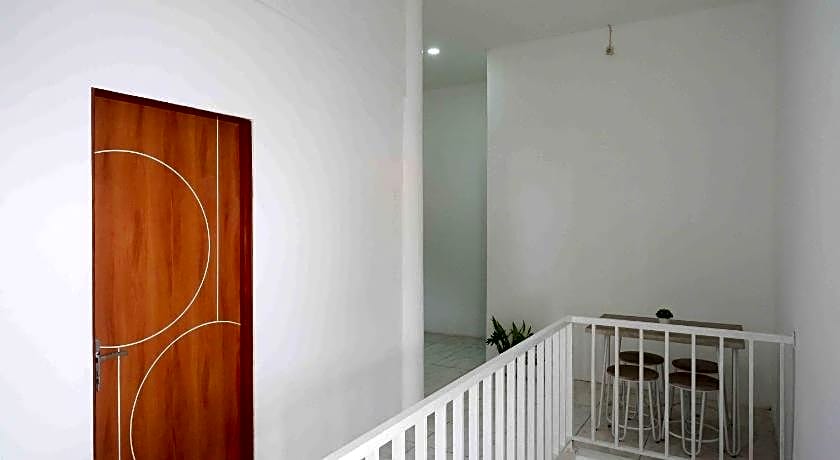 RedDoorz near GOR Jatidiri Semarang