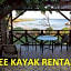 Ken's Beachfront Cafe & Lodge, BH2, Oceanfront with Free Kayak Rental
