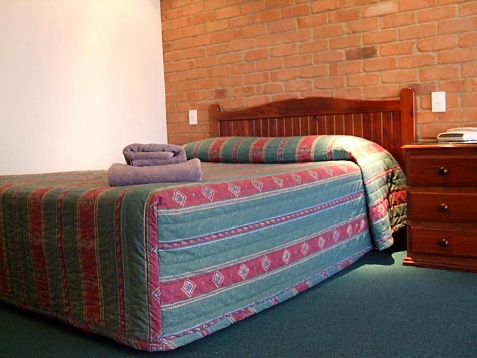 Cobar Town & Country Motor Inn