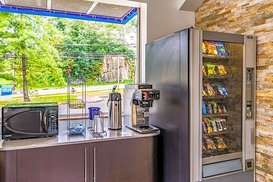 Motel 6-Elmsford, NY - White Plains