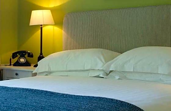 The Manor at Sway – Hotel, Restaurant and Gardens