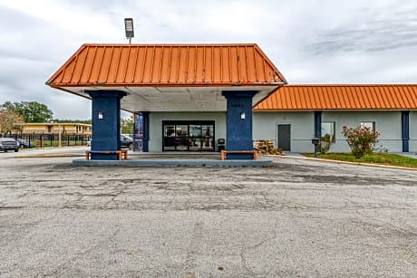 OYO Hotel Conroe I-45 South