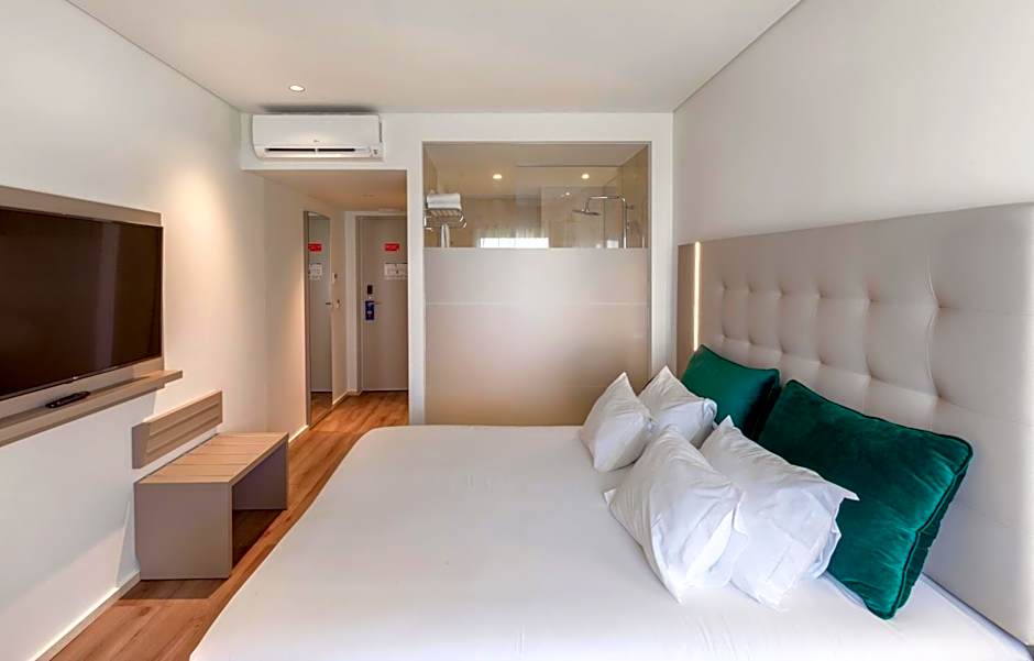 Oporto Airport & Business Hotel