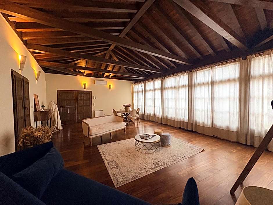 Casa del Armiño - Historic Boutique Hotel in Toledo Old Town