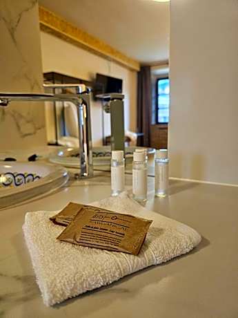 Twin Room with Private Bathroom